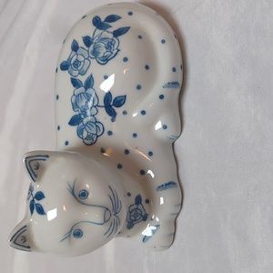 Porcelain White Cat Kitten Figurine with Blue Floral Roses 4" tall 6.5"